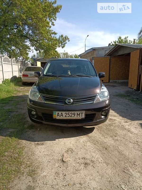 Хетчбек Nissan TIIDA 2012 в Києві