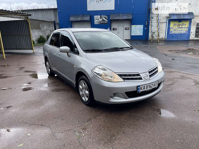 Седан Nissan TIIDA 2012 в Сумах