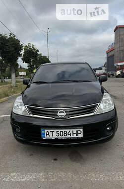 Седан Nissan TIIDA 2011 в Ивано-Франковске