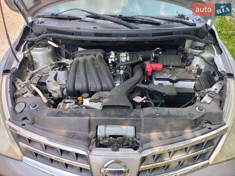 Седан Nissan TIIDA 2012 в Львове