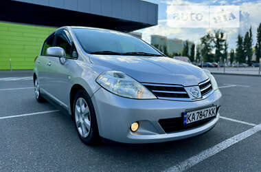 Хетчбек Nissan TIIDA 2012 в 