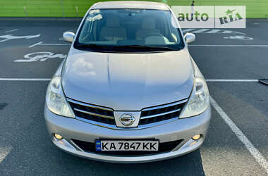 Хетчбек Nissan TIIDA 2012 в 