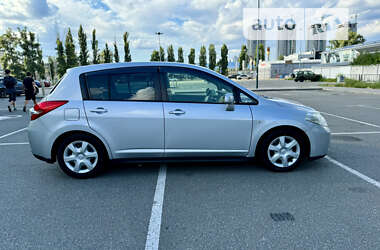 Хетчбек Nissan TIIDA 2012 в 