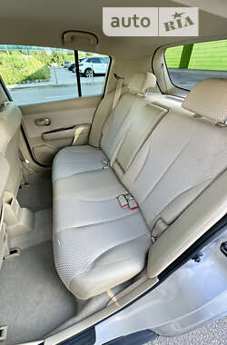 Хетчбек Nissan TIIDA 2012 в 
