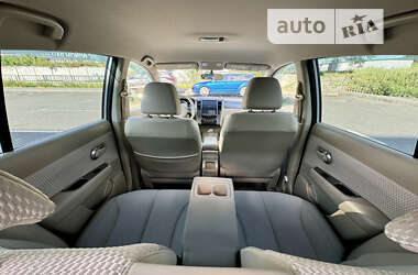 Хетчбек Nissan TIIDA 2012 в 