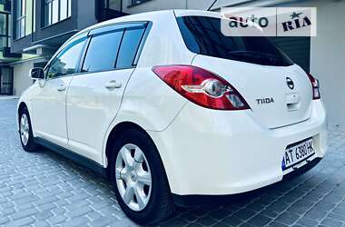 Хэтчбек Nissan TIIDA 2010 в Днепре