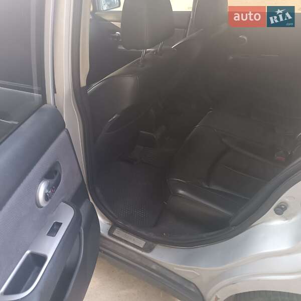 Хэтчбек Nissan TIIDA 2008 в Львове