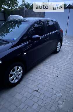 Хэтчбек Nissan TIIDA 2007 в Тарутине