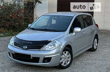 Хэтчбек Nissan TIIDA 2011 в Одессе