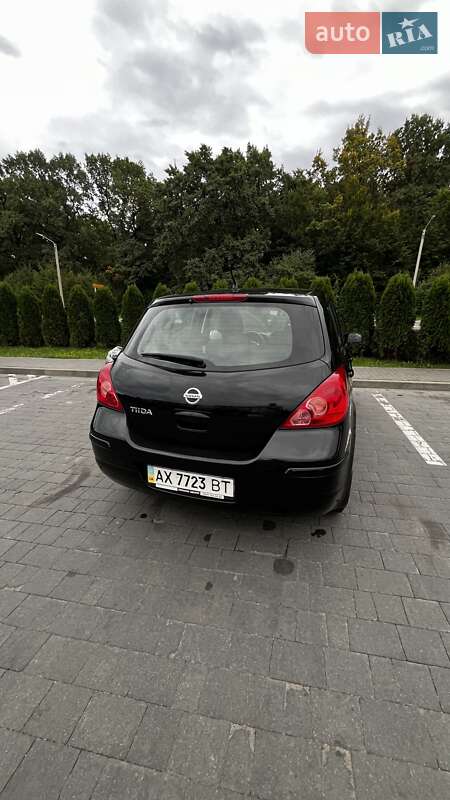 Хэтчбек Nissan TIIDA 2008 в Новояворовске