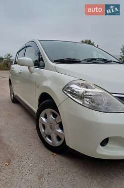 Хэтчбек Nissan TIIDA 2012 в 
