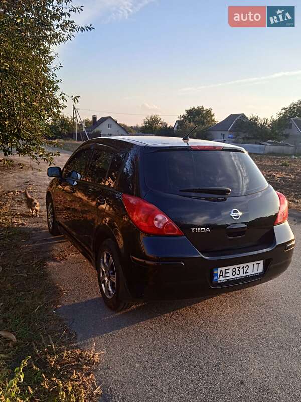 Хетчбек Nissan TIIDA 2012 в Кам'янському