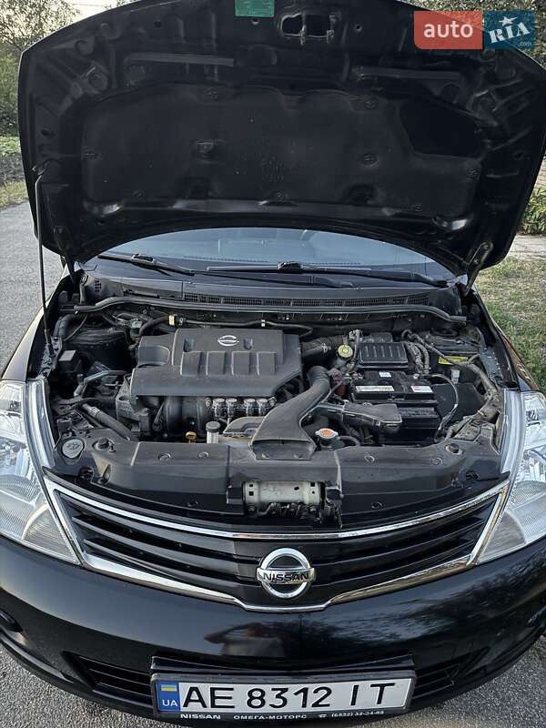 Хетчбек Nissan TIIDA 2012 в Кам'янському