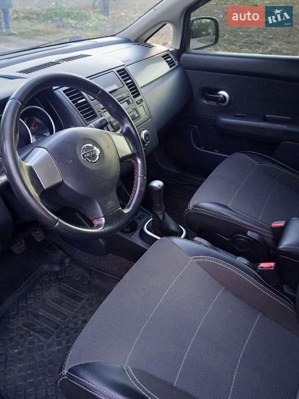 Хетчбек Nissan TIIDA 2012 в Кам'янському