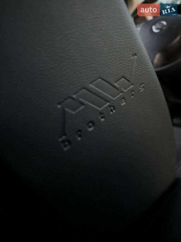 Хетчбек Nissan TIIDA 2012 в Кам'янському