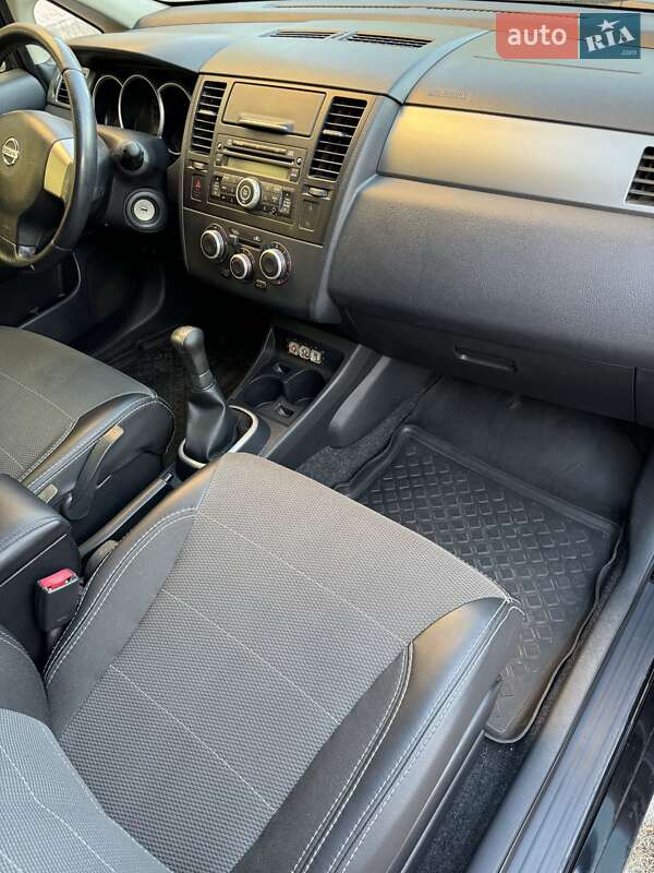 Хетчбек Nissan TIIDA 2012 в Кам'янському