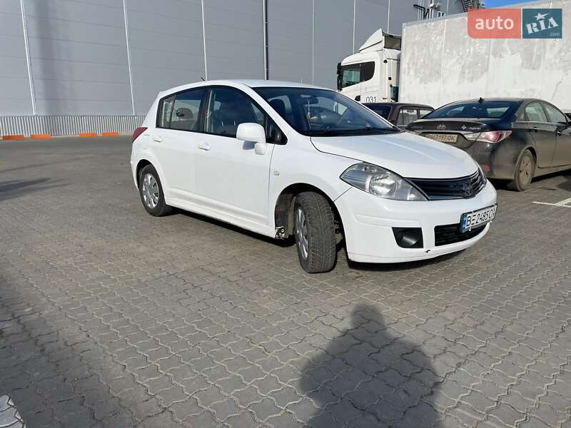 Хетчбек Nissan TIIDA 2011 в Одесі