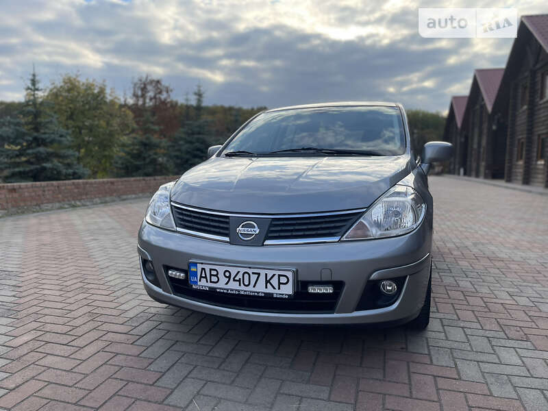 Хэтчбек Nissan TIIDA 2009 в Виннице