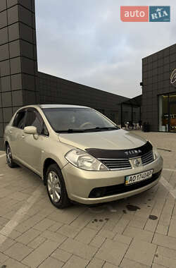 Седан Nissan TIIDA 2008 в Тячеве