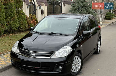 Хетчбек Nissan TIIDA 2011 в Одесі