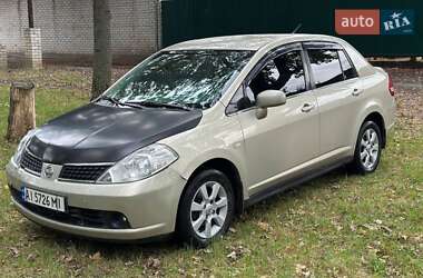 Седан Nissan TIIDA 2007 в Киеве