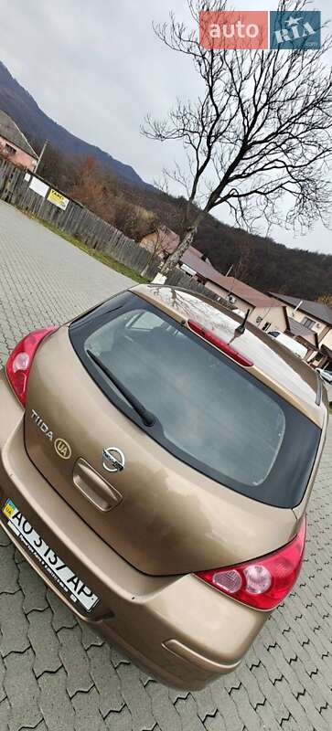 Хетчбек Nissan TIIDA 2008 в Мукачевому