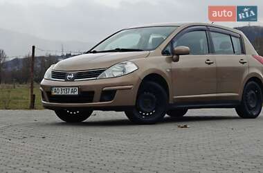 Хэтчбек Nissan TIIDA 2008 в Мукачево