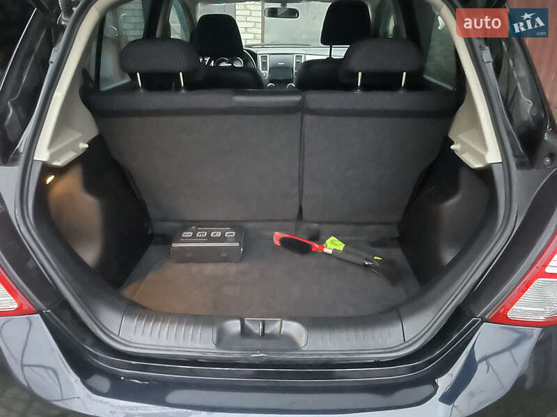 Хэтчбек Nissan TIIDA 2012 в Бродах