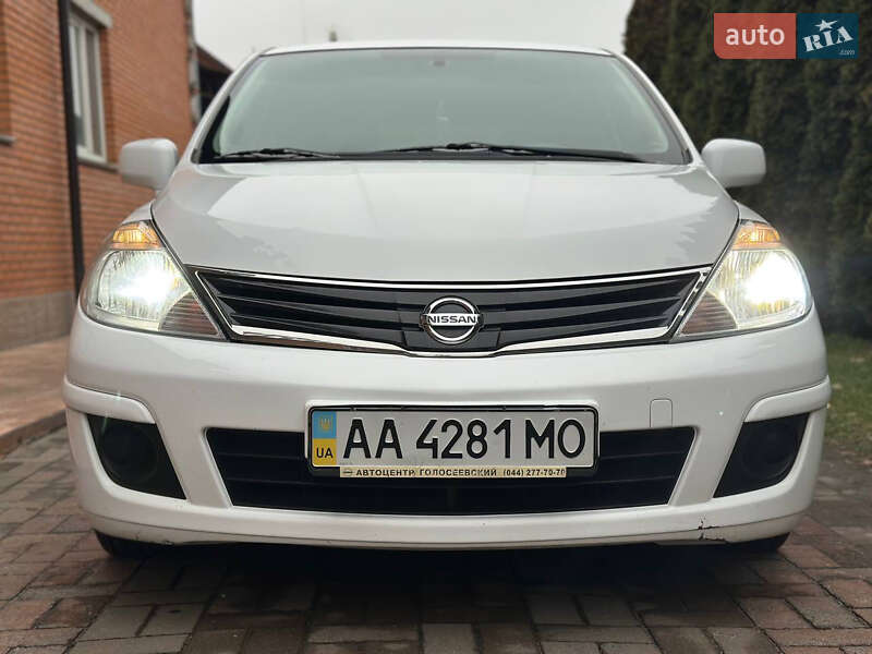 Хетчбек Nissan TIIDA 2012 в Києві фото 3 Хетчбек Nissan TIIDA 2012 в Києві