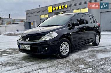 Хетчбек Nissan TIIDA 2010 в Дніпрі