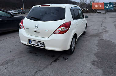 Хэтчбек Nissan TIIDA 2011 в Обухове