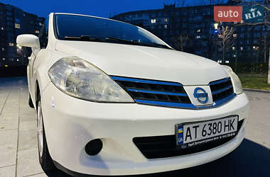 Хетчбек Nissan TIIDA 2010 в Дніпрі