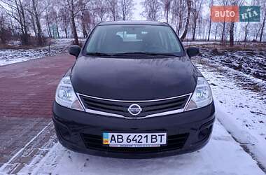 Хэтчбек Nissan TIIDA 2012 в Липовце