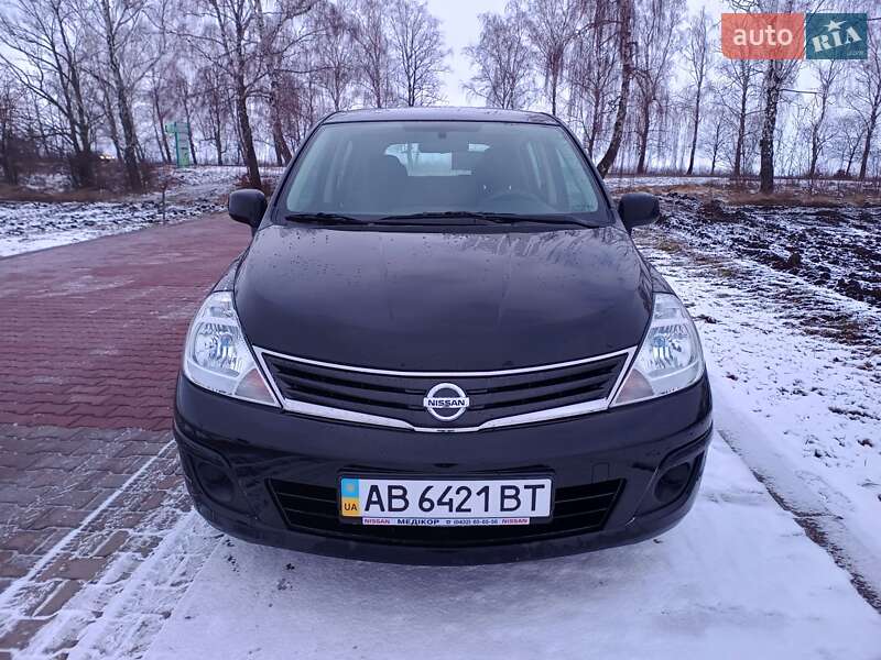 Хетчбек Nissan TIIDA 2012 в Липовці