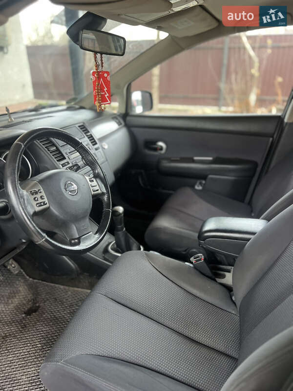 Хетчбек Nissan TIIDA 2009 в Кам'янці-Бузькій