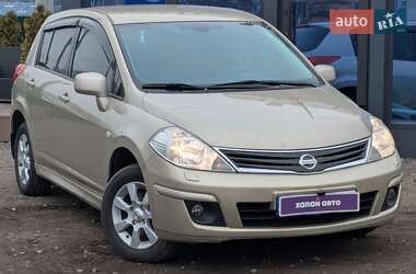 Хэтчбек Nissan TIIDA 2012 в 