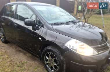 Седан Nissan TIIDA 2011 в Киеве