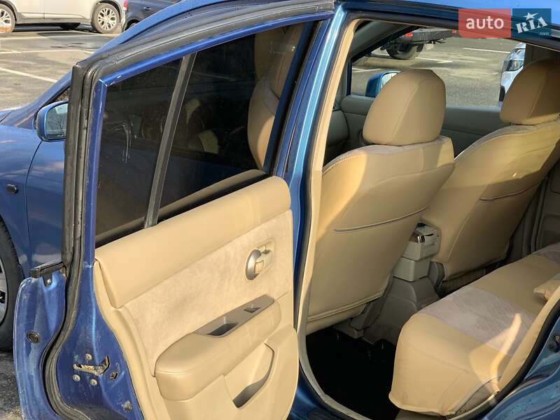 Хэтчбек Nissan TIIDA 2007 в Киеве