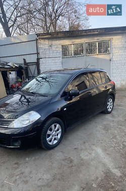 Хэтчбек Nissan TIIDA 2008 в Киеве