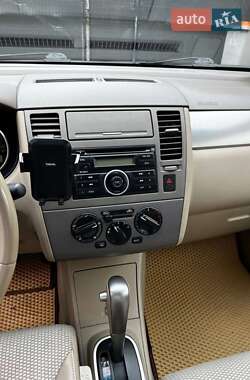 Седан Nissan TIIDA 2008 в 
