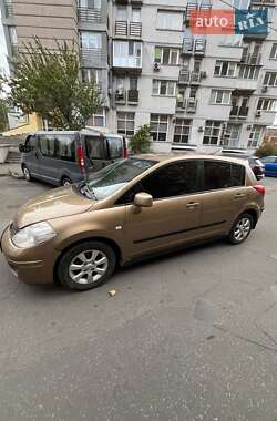 Хэтчбек Nissan TIIDA 2008 в 