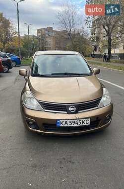 Хэтчбек Nissan TIIDA 2008 в Киеве