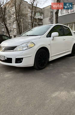 Седан Nissan TIIDA 2011 в 