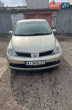 Седан Nissan TIIDA 2007 в Киеве