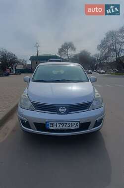 Хетчбек Nissan TIIDA 2008 в Татарбунарах