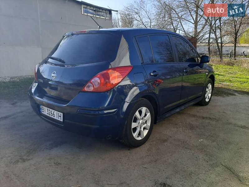 Хэтчбек Nissan TIIDA 2012 в Полтаве