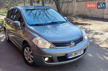 Хетчбек Nissan TIIDA 2011 в 