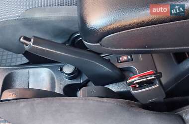 Хетчбек Nissan TIIDA 2011 в 