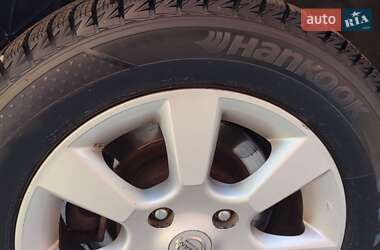 Хетчбек Nissan TIIDA 2011 в 