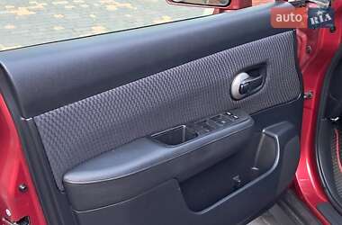 Хэтчбек Nissan TIIDA 2012 в 